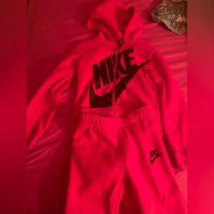 Nike sweatsuit 2 piece set with Logo on front of hoodie Size 6x